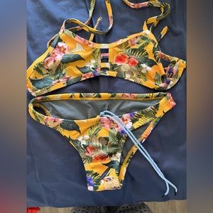 Jolyn, two piece, print